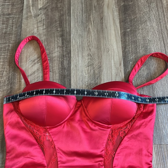 House of CB London Red Lace Satin Bustier Bodycon Dress Size Medium - Picture 8 of 16